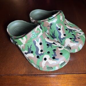 Camo Green Kids Clogs no box